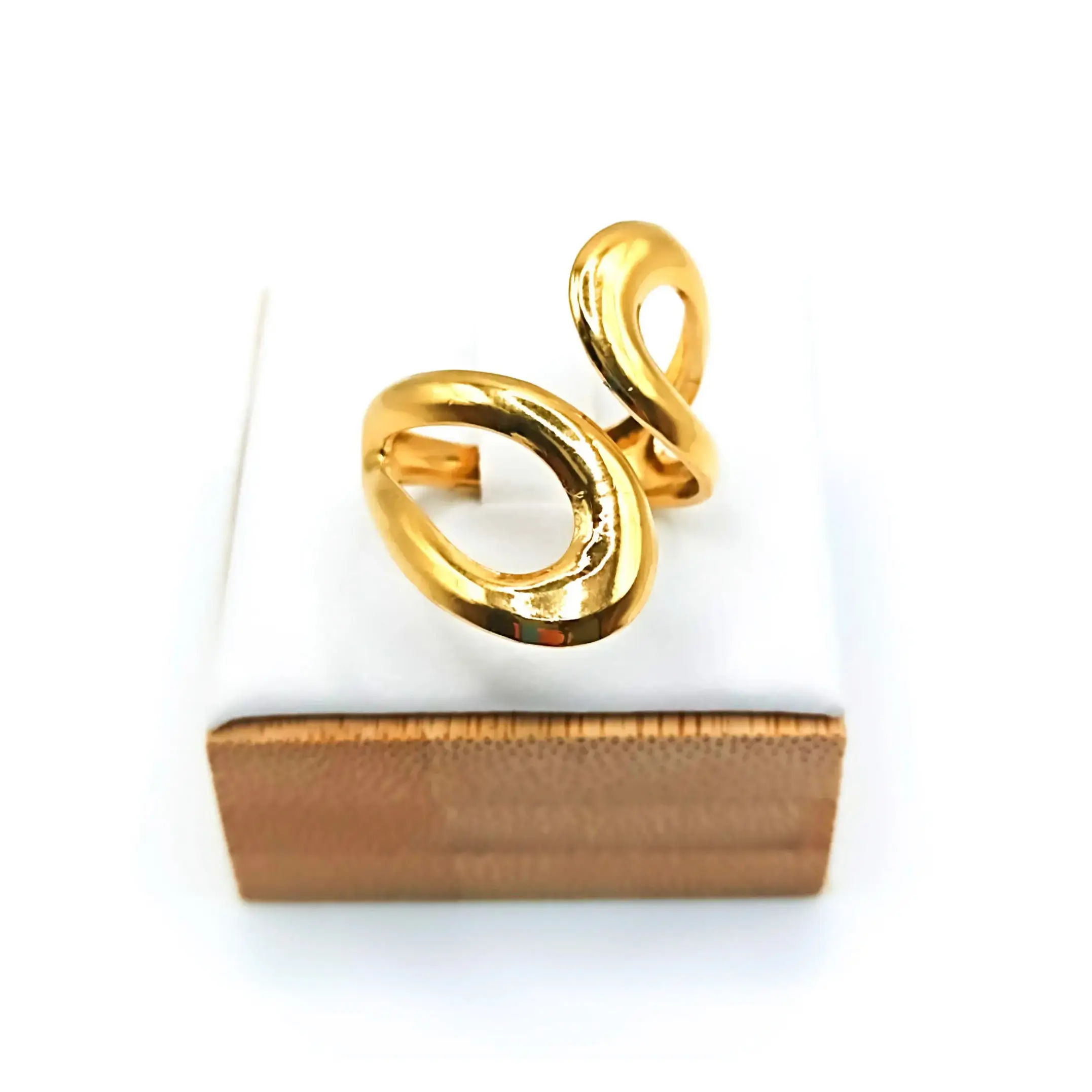 Bague en acier inoxydable Etreinte Doré