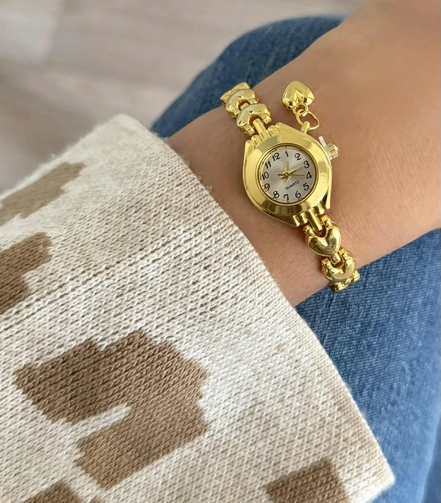 Montre Vintage Petits Cœurs 💛 – Image 3