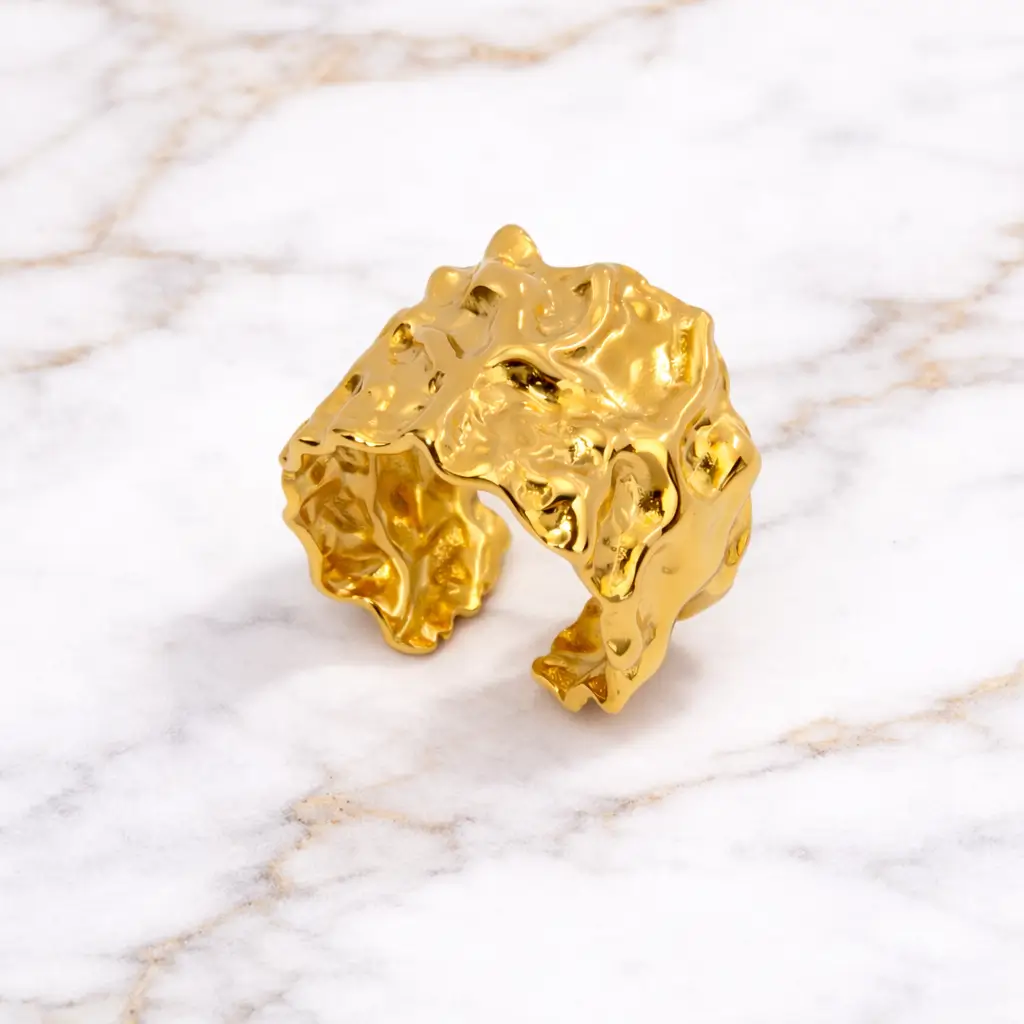 Bague Sculptée Dorée en Acier Inoxydable