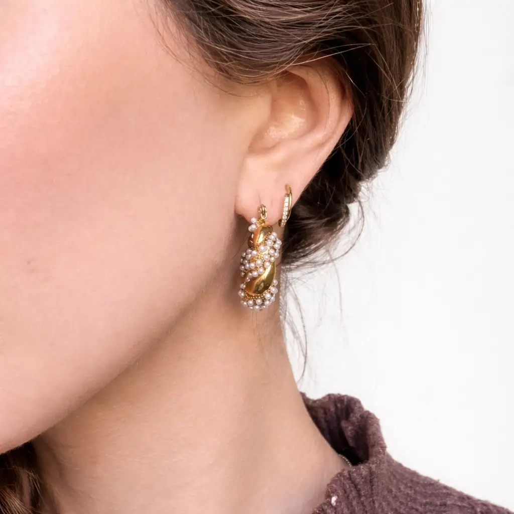 Boucles d’Oreilles Créoles Perlées – Image 2